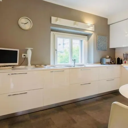 Luxury Design Place Repubblica Station Apartment Milan