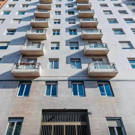 Apartment Luxury Design Place Repubblica Station Milan